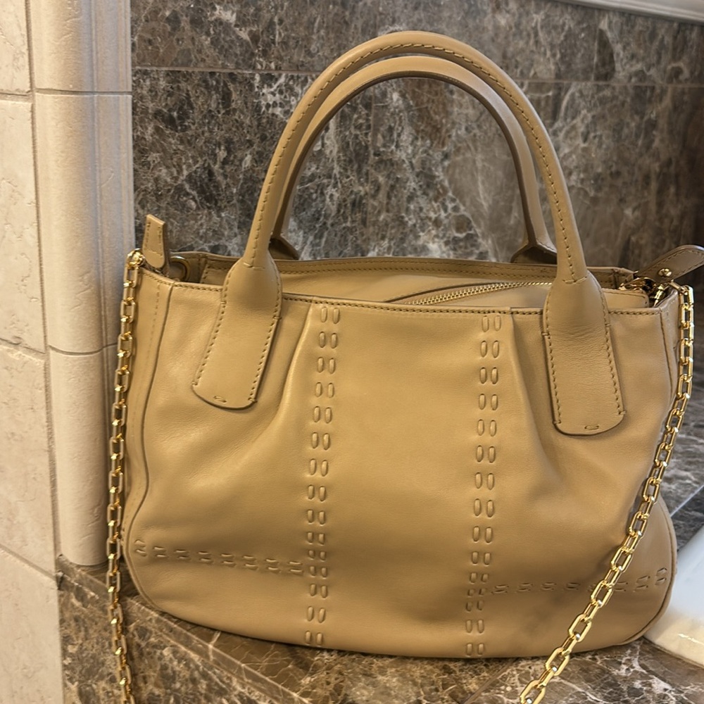 Salvatore Ferragamo Gancio Cream Handbag - Picture 8 of 9
